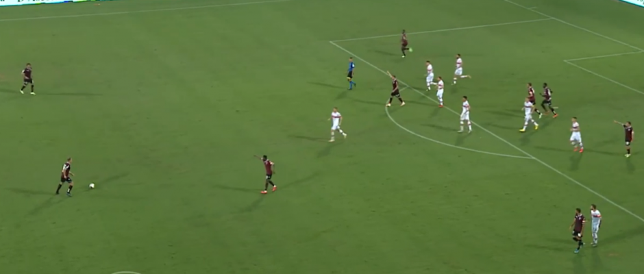 Zaskakująca forma Salernitany. Polacy kroczą ku Serie A.