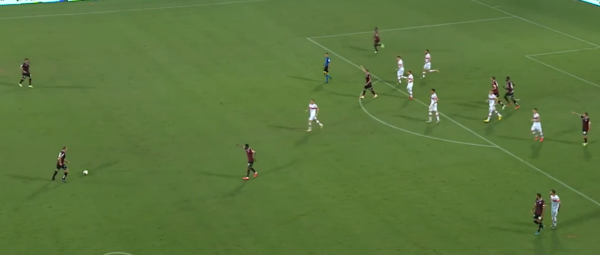 Zaskakująca forma Salernitany. Polacy kroczą ku Serie A.