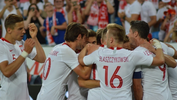 Najlepsze zakłady bukmacherskie do obstawiania meczów piłki nożnej